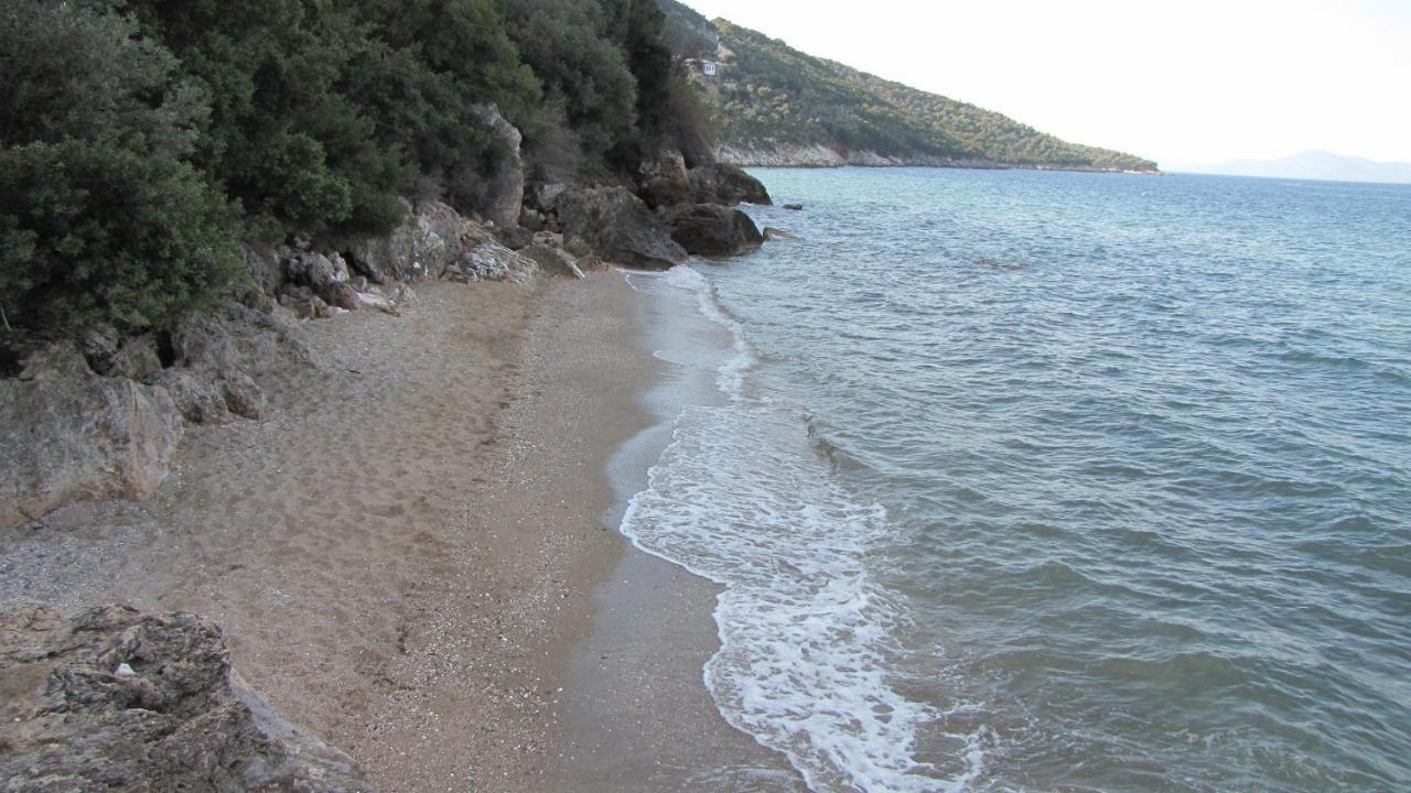 Razi Beach Lefokastro Eksteriør billede